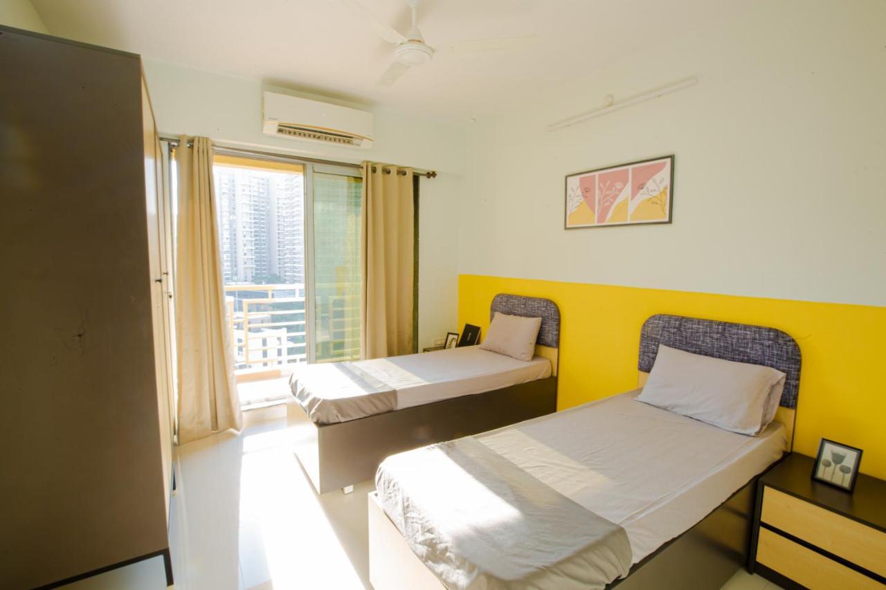 Covie Kharghar 200 Hostel Navi Mumbai Bagian luar foto