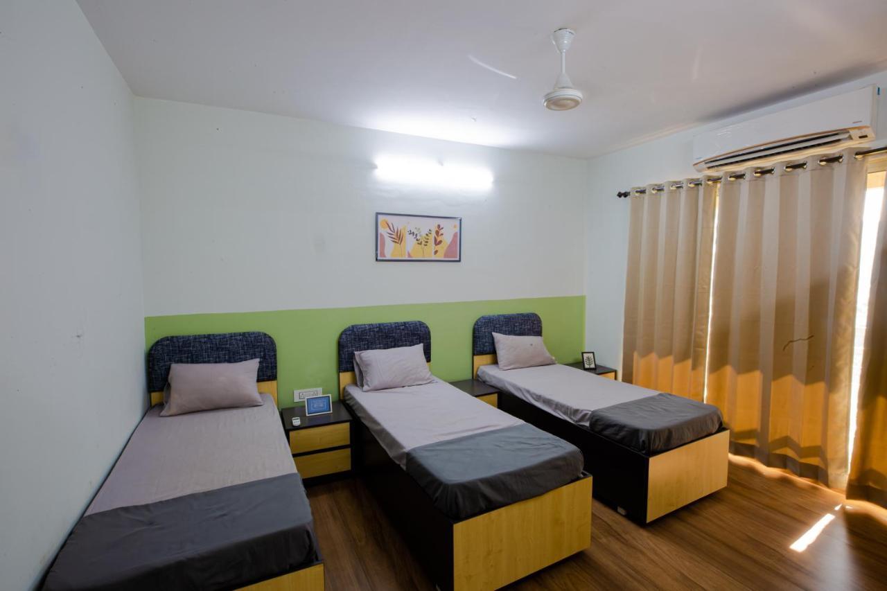Covie Kharghar 200 Hostel Navi Mumbai Bagian luar foto